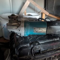 Makita 9565CV velocidades