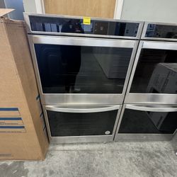 Whirlpool Double Oven New.