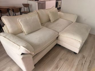 Beige 3 seat couch ( used- like new)