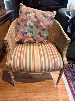 Chair w/pillow