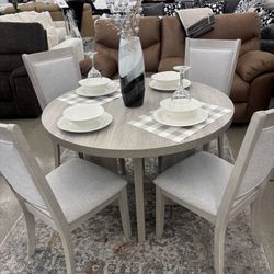 Dining Table W/ 4 Chairs 
