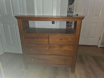 ***PENDING PICKUP***Free Entertainment Dress