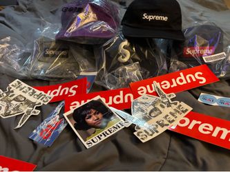 Supreme SS26 . 4 camps 1 snapback 7 stickers