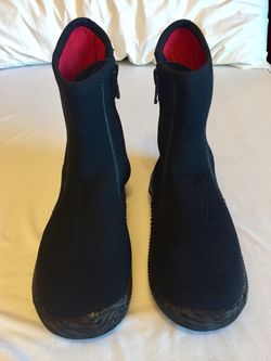 New Aqua Lung Echo zip Ergo Scuba diving boots shoes socks size 13 6.5mm Black for Sale in Chandler AZ OfferUp
