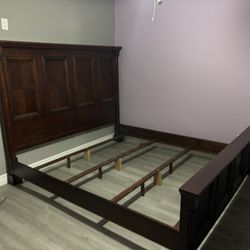 King Sized Bedroom Set 