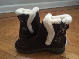 NEW Warm & Stylish Snow Boots Sz 8