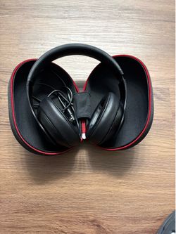 Beats Studio 3 Wireless Headphones with Case