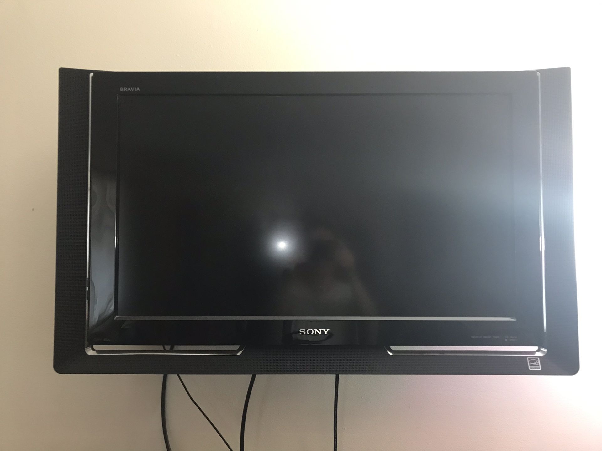 32 inches Sony Bravia LCD TV