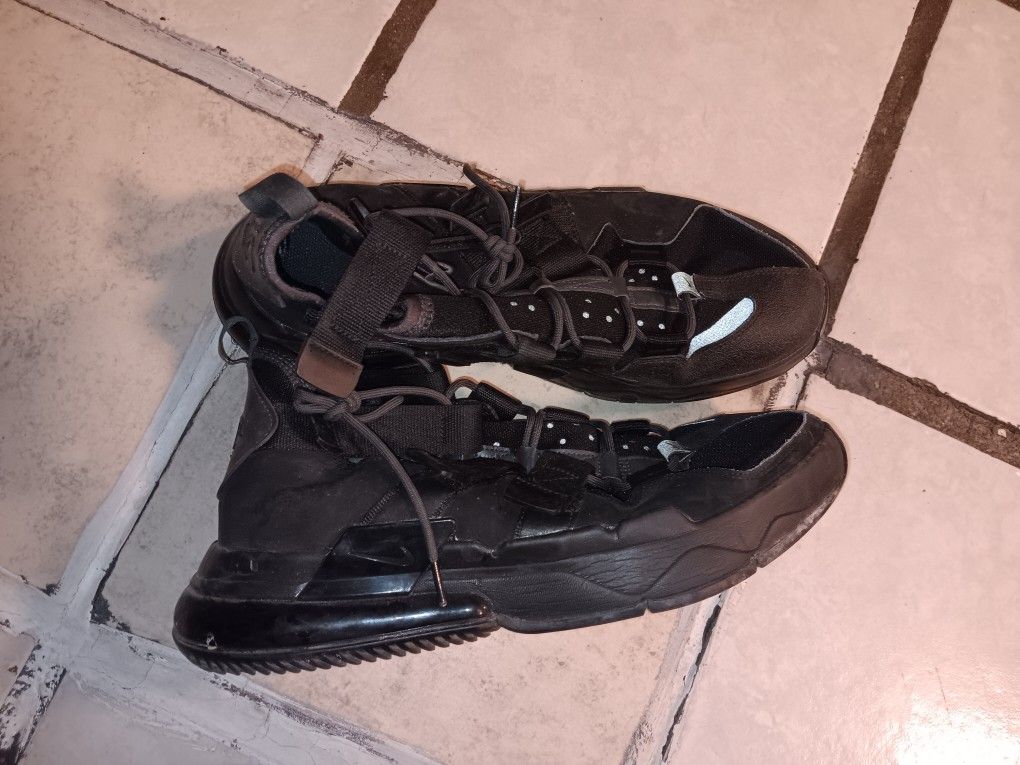 Nike Air Edge 270 Size 13 Mens