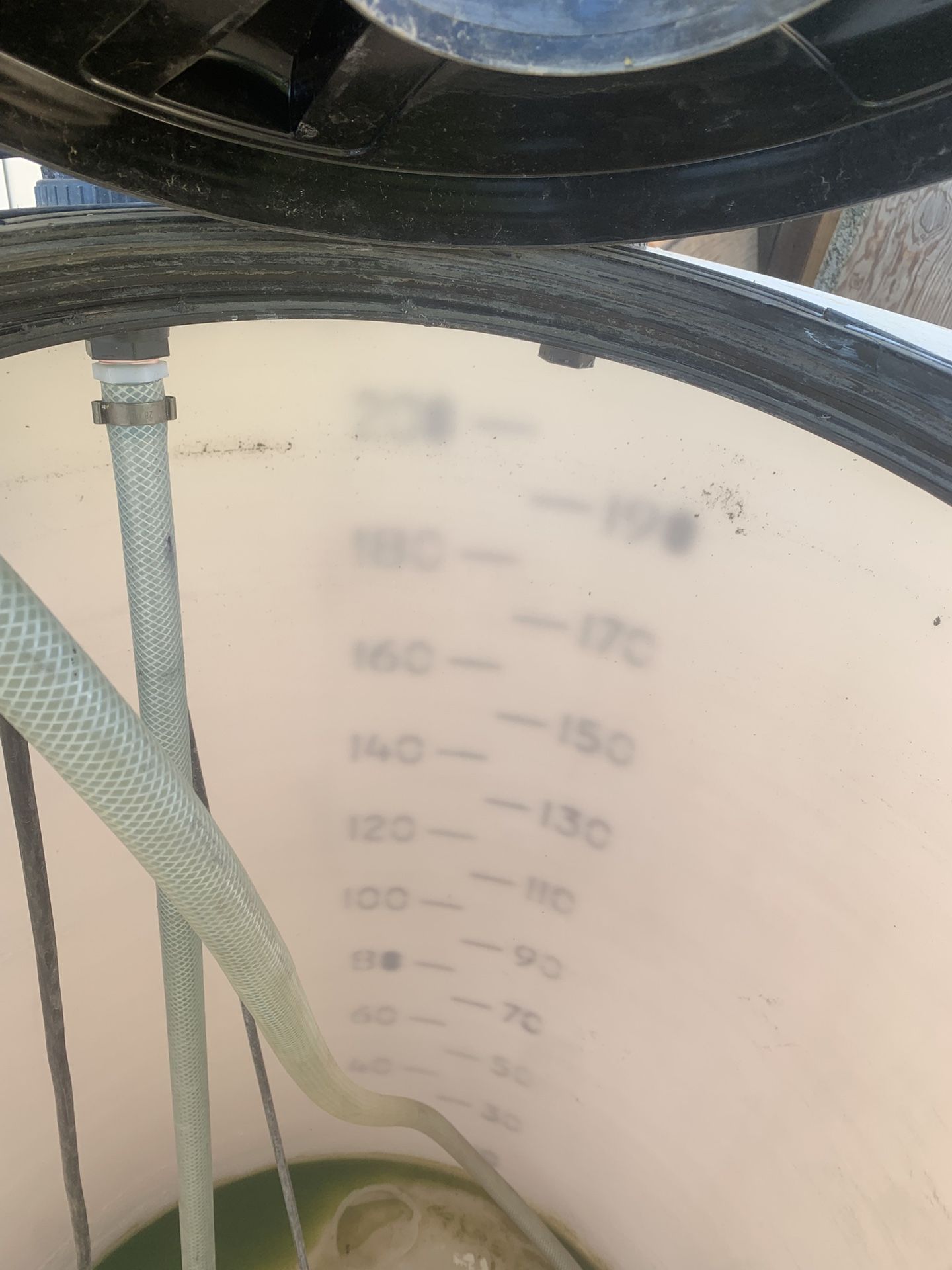 200 Gallon Liquid Tank