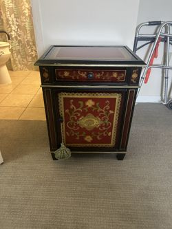 SIDE TABLE