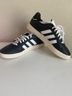 Adidas Tyshawn Low Men’s size 10