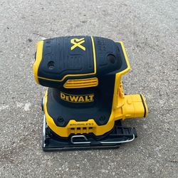 DEWALT 20V MAX XR Cordless Brushless 1/4 Sheet Variable Speed Sander (Tool Only)