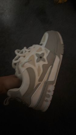 Lv skates, size 8