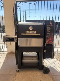 Masterbuilt Gravity Series 800 Smoker & Grill.