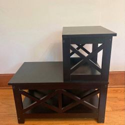 Black End Table with Shelf