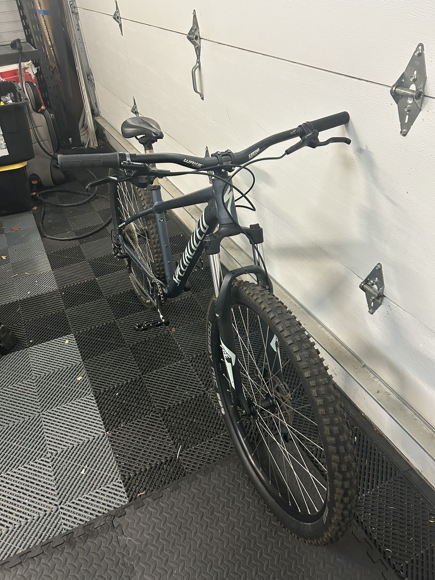 Specialized Rockhopper Mountain Bike