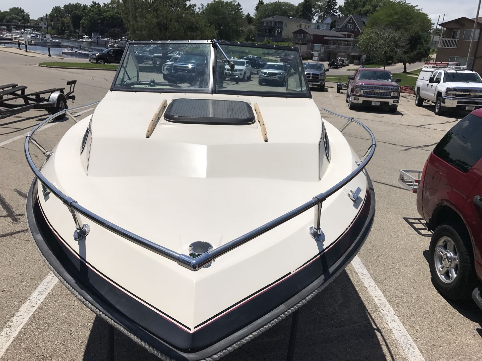 Boat ebbtide catalina 20ft. Cuddy Cabin Máximum Capacity 8 Mercury