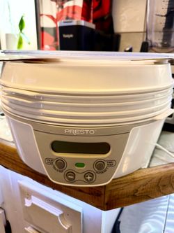 Presto Digital Food Dehydrator w/ Extra Mesh Screens – Barely Used