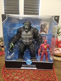 DC Multiverse Titano Megafig vs. Flash 7-Inch 