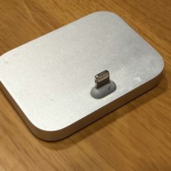 Apple - iPhone Lightning Dock - Silver