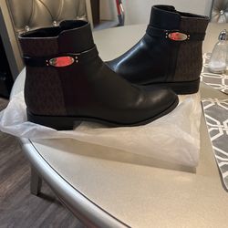 Like New MK Boots
