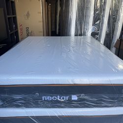 Queen size mattress nectar memory foam  14”