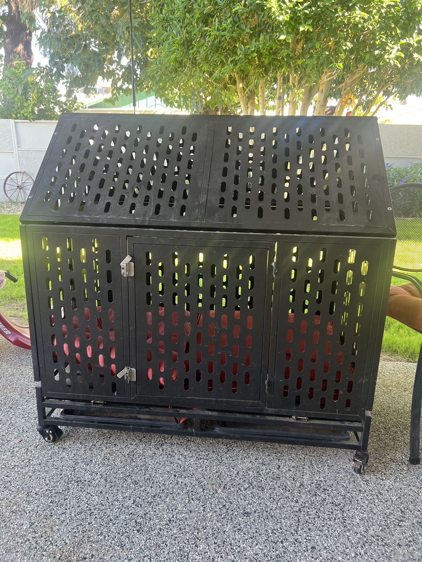 Extra Large Extra Stron Nice Dog Crate On Wheels