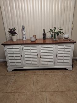 Buffet cabinet