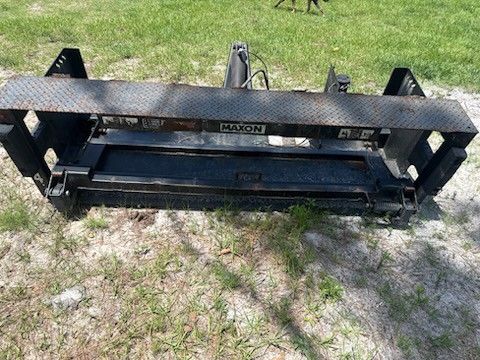 2500lb Maxon Lift Gate