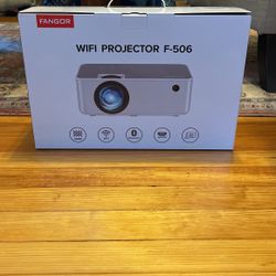 Fangor Wifi Projector BRAND NEW 