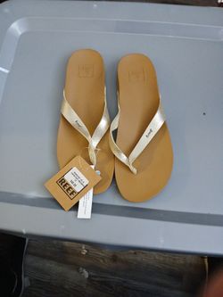 New Ladies Reef flip flops Size 10