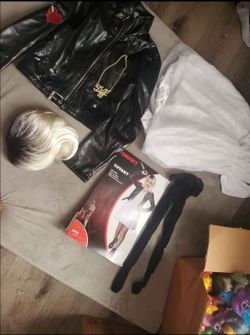 Chucky Tiffany kids size large 12-14 Halloween Costume Set plus free extras included
