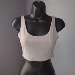 Light brownish Gray small tank cropped top
96% cotton & 4% elastane 

Gray 15
