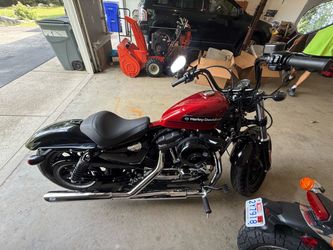 Harley-Davidson 2018 Sportster 1200 - only 2000 miles!!!