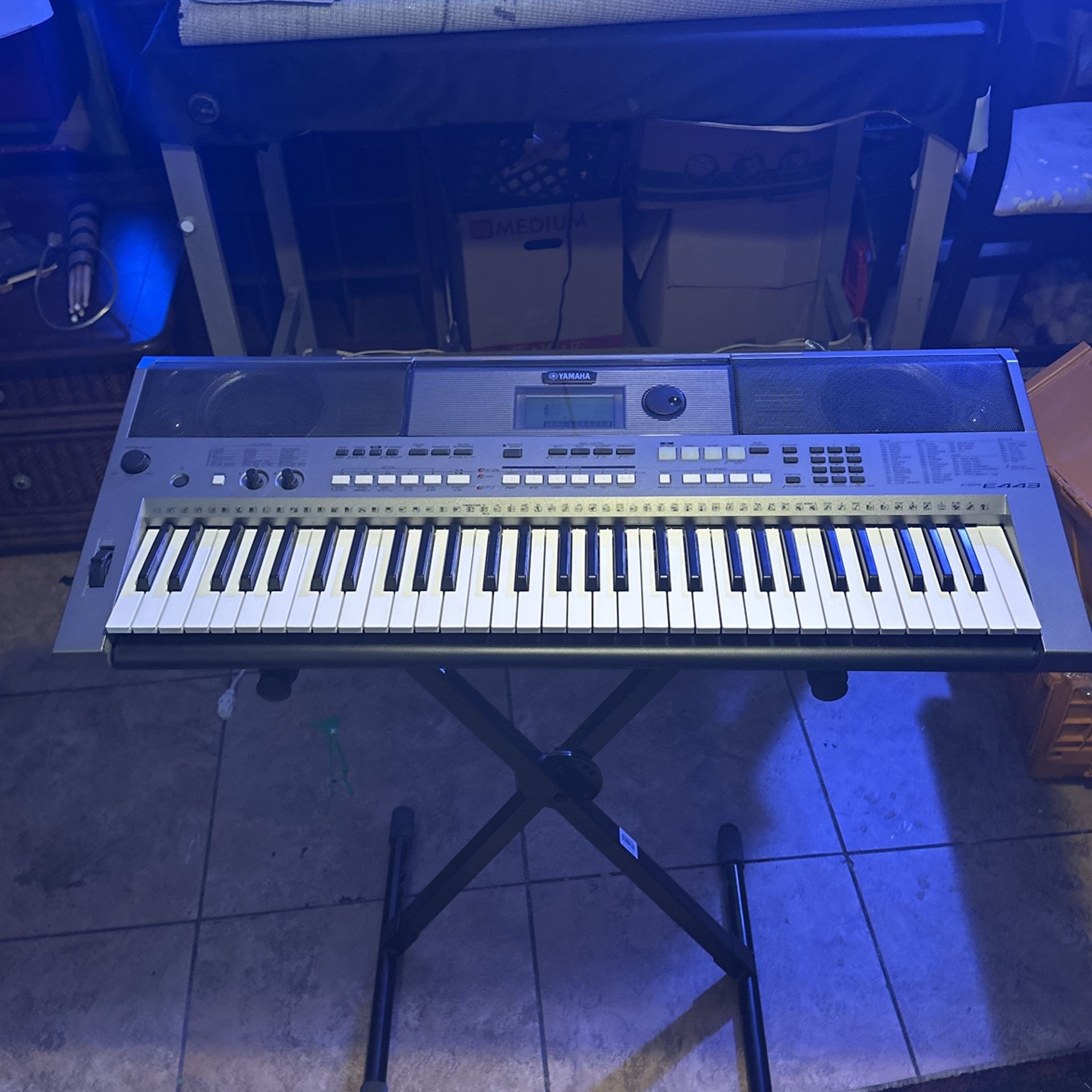 Yamaha PSR-E443 Like New