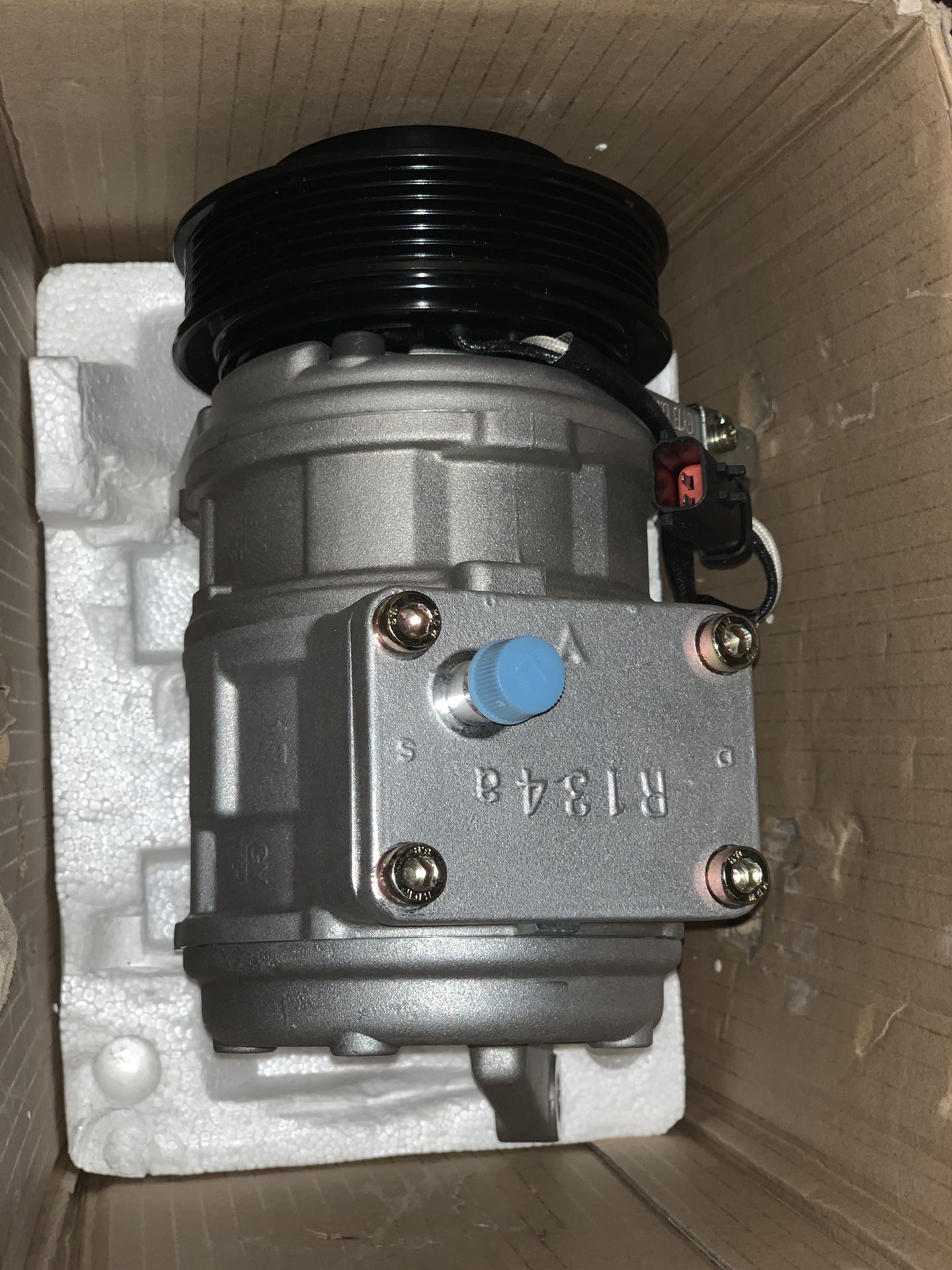 AC compressor for Chrysler town and country 1996
