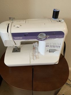 Máquina de cocer marca brother