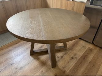 Lakeland 48" Round Dining Table