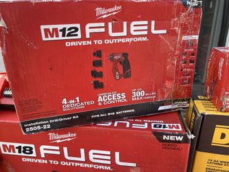 Milwaukee M12 FUEL 12-Volt Lithium-Ion Brushless Cordless 4-in-1 Installation 3/8 in. Drill Driver Kit with 4-Tool Heads