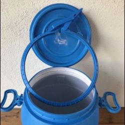 Container 