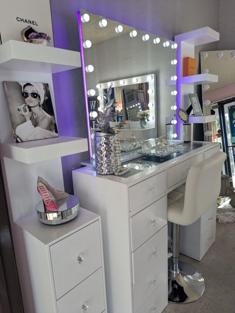 VANITY WITH BLUETOOTH