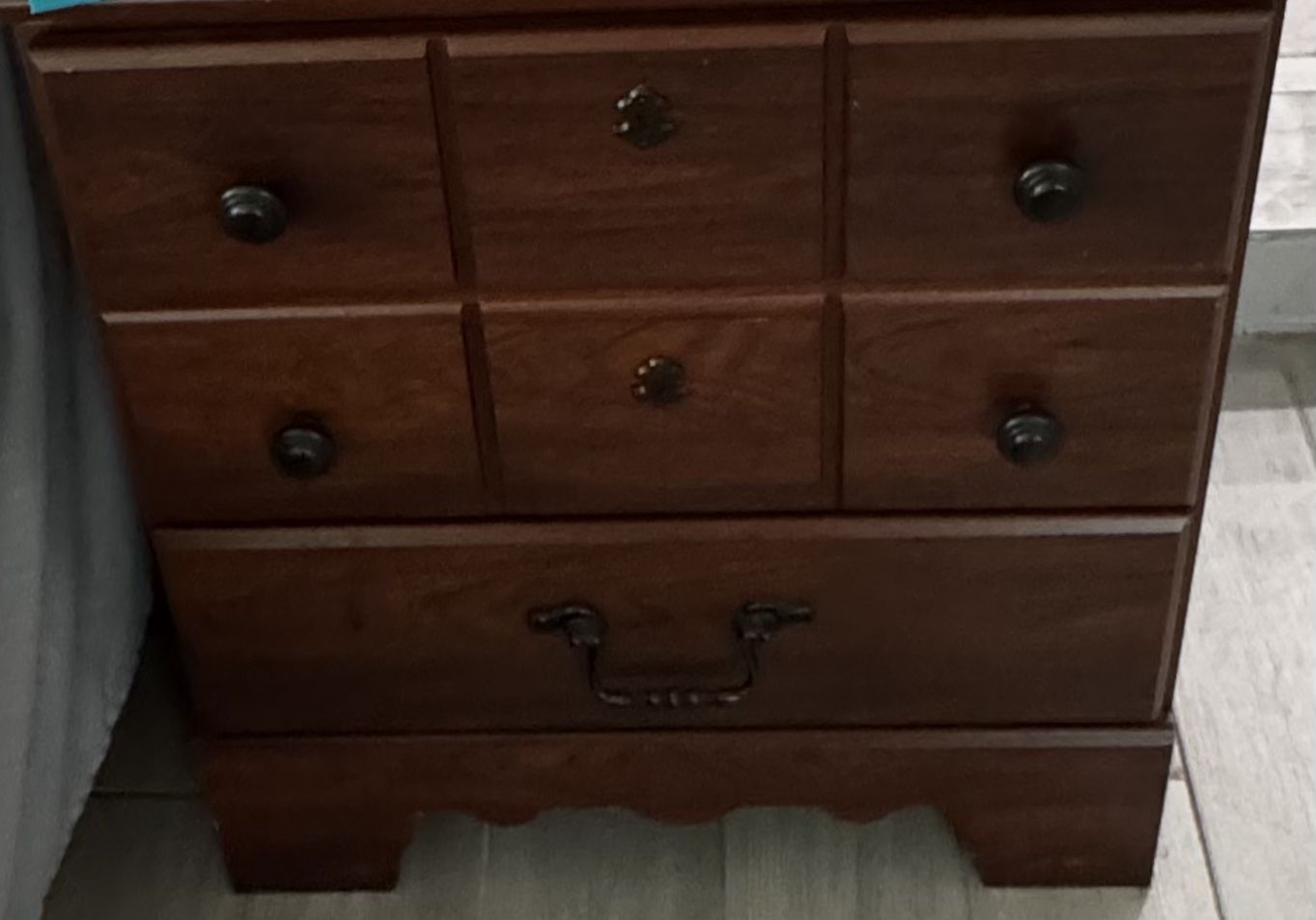 Queen Size Bedroom 5 Piece Set
