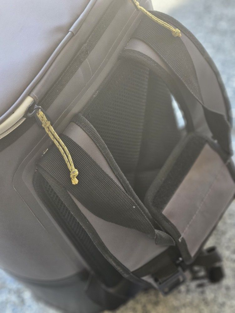 Igloo Back Pack
