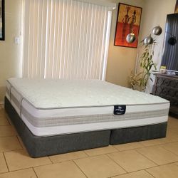 VERY NICE LIKE NEW KING SIZE SERTA PERFECT SLEEPER MATTRESS AND BOXSPRINGS FOR SALE! IN EXCELLENT CONDITION, FREE DELIVERY 