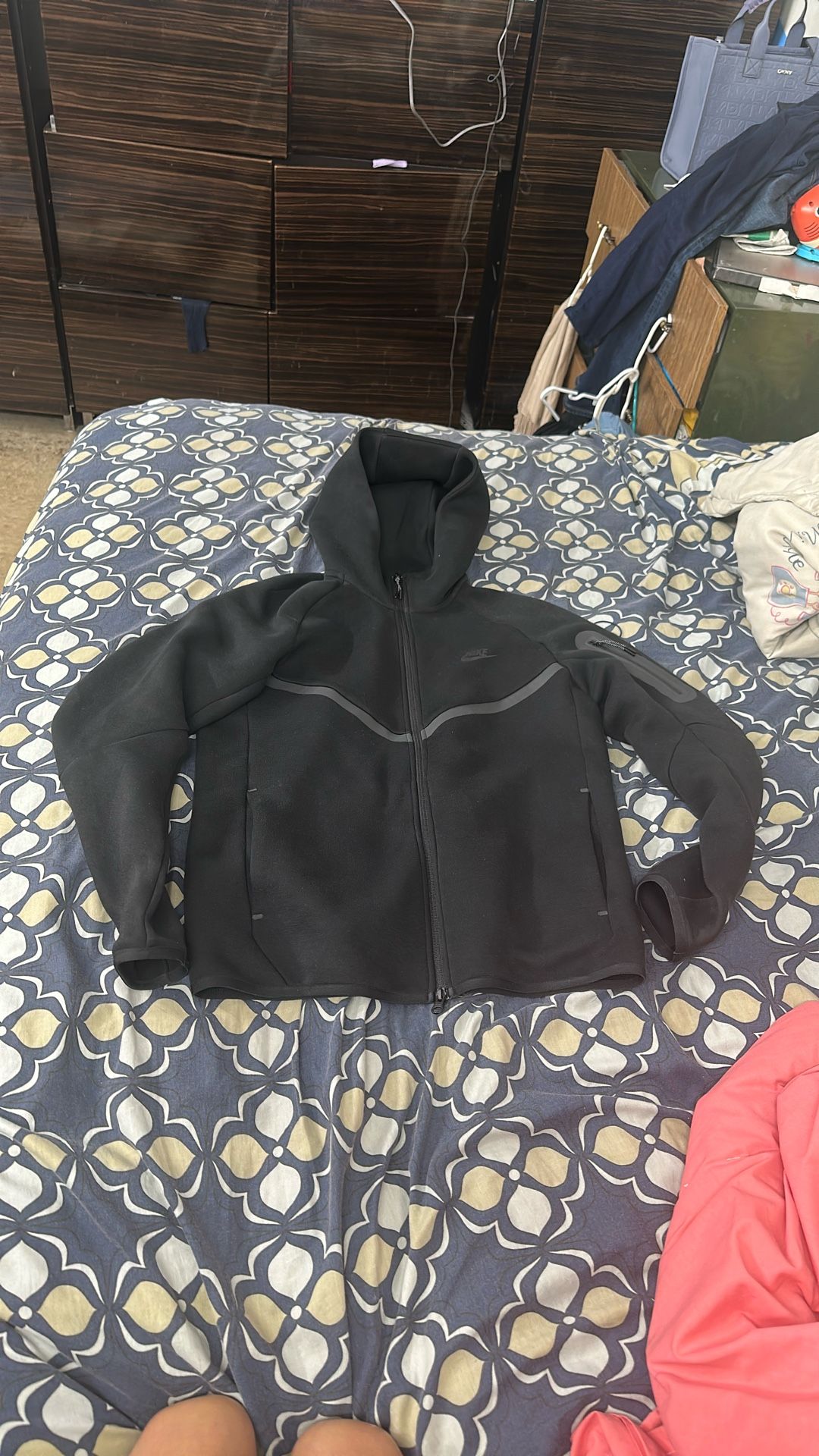 Black Nike Tech