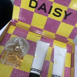 Marc Jacobs Daisy Perfume