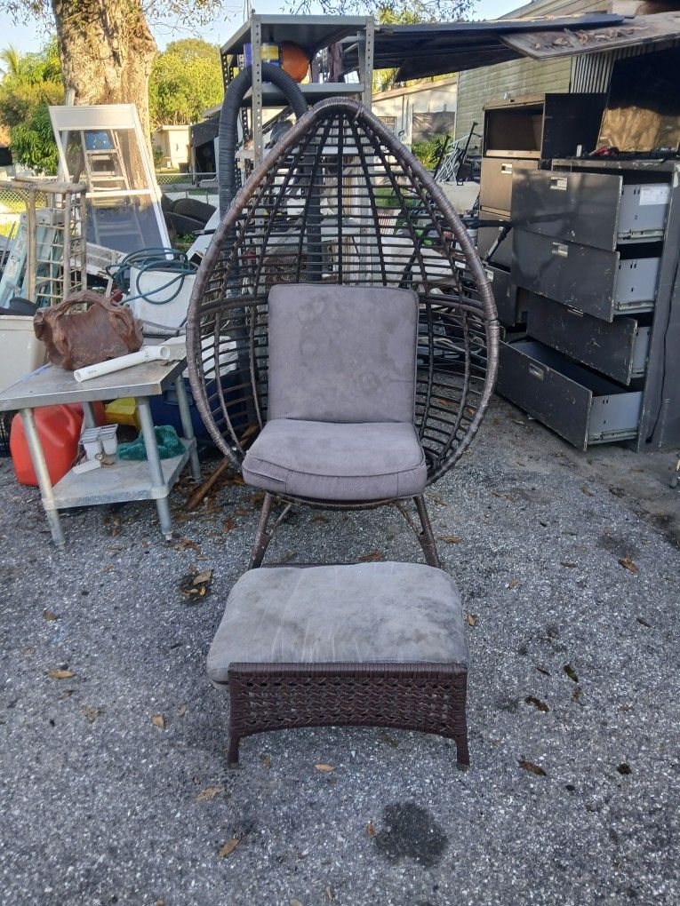 Egg Chair With Foot Stool
