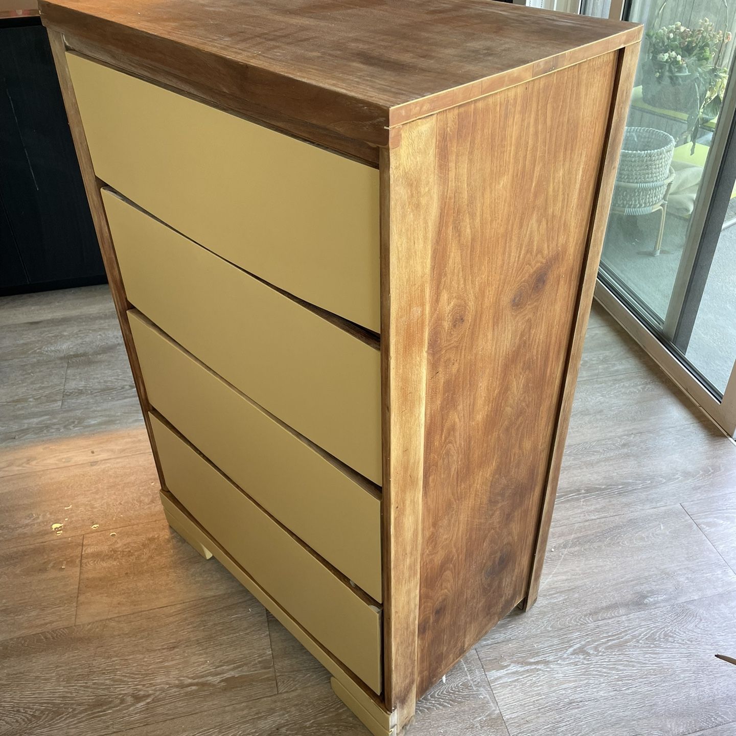 Yellow Front 4 Drawer Dresser 