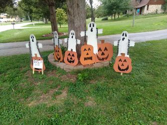 Halloween yard decorations